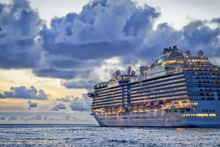 Cruising For Beginners Never been on a cruise? Booking a cruise can be daunting. Here are our top 10 tips on cruises for beginning to help get you on board the most suitable cruise ship without any hiccups. 